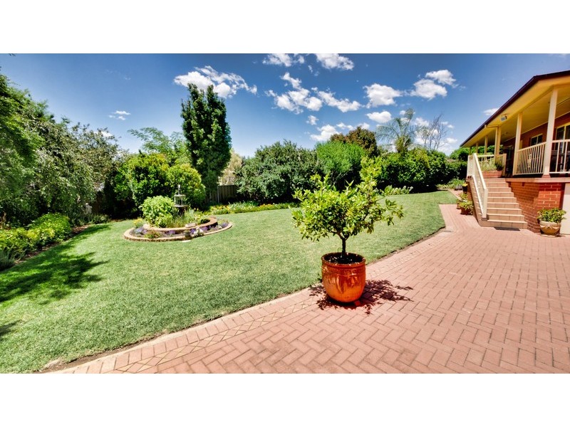 5 Brian Hambly Place, Dubbo NSW 2830