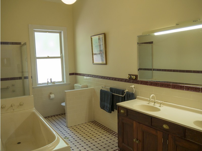 6 Cloonawillin Close, Dubbo NSW 2830