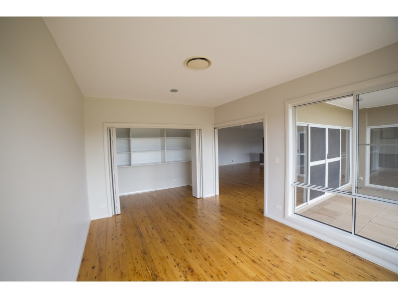 108 Maple Crescent, Narromine NSW 2821