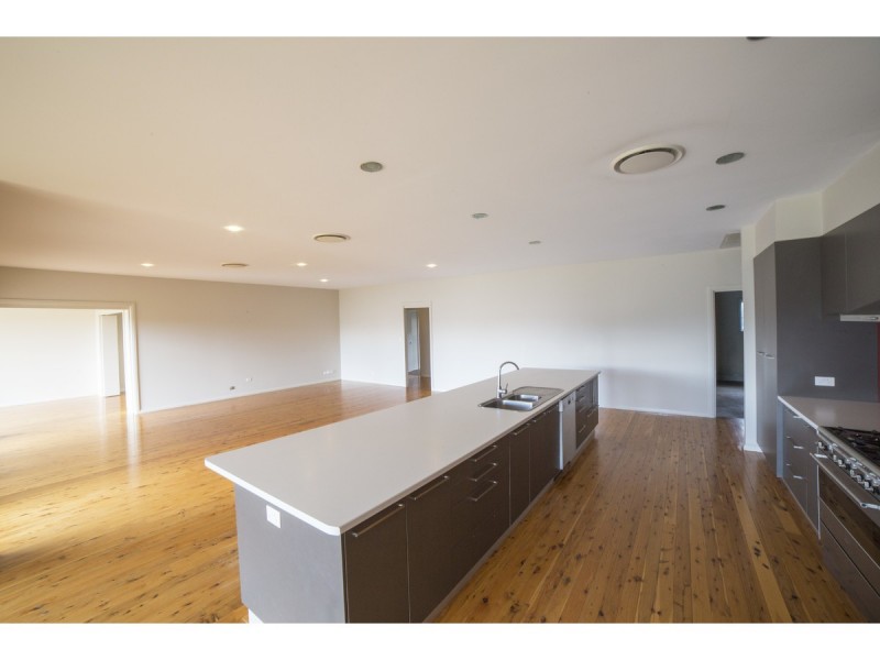 108 Maple Crescent, Narromine NSW 2821