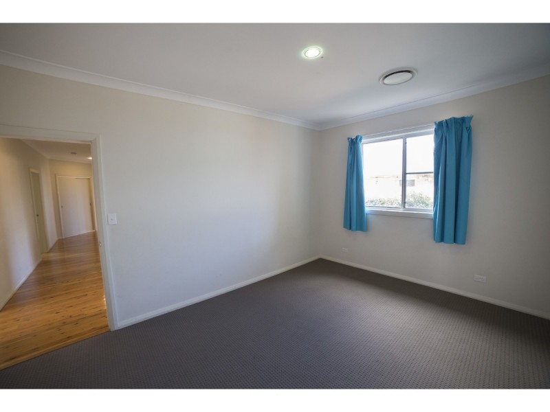 108 Maple Crescent, Narromine NSW 2821