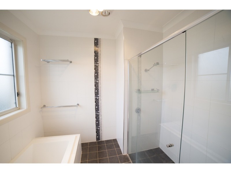 108 Maple Crescent, Narromine NSW 2821