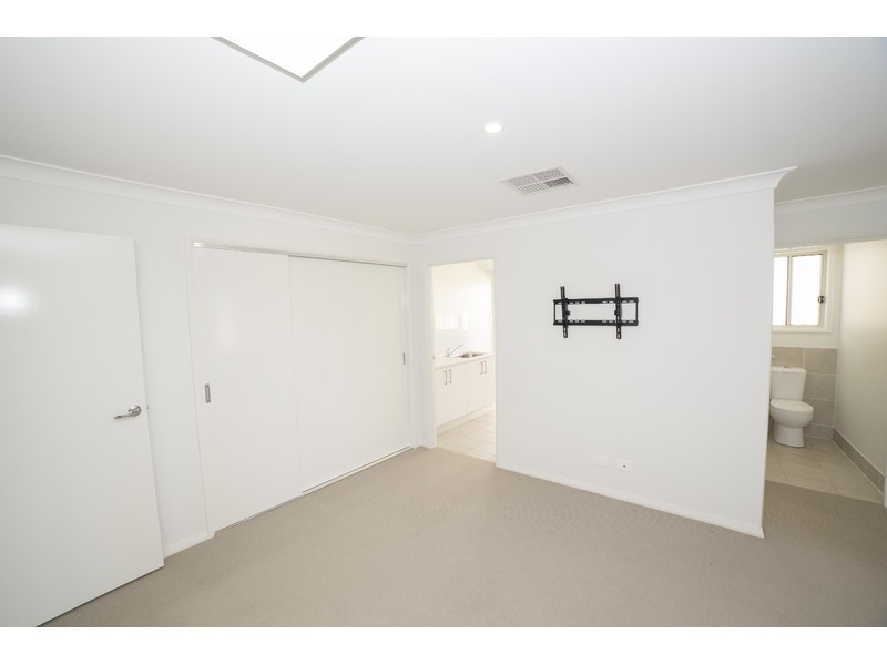 20 Hindmarsh Esplanade, Dubbo NSW 2830