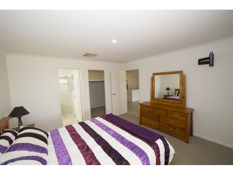 20 Hindmarsh Esplanade, Dubbo NSW 2830