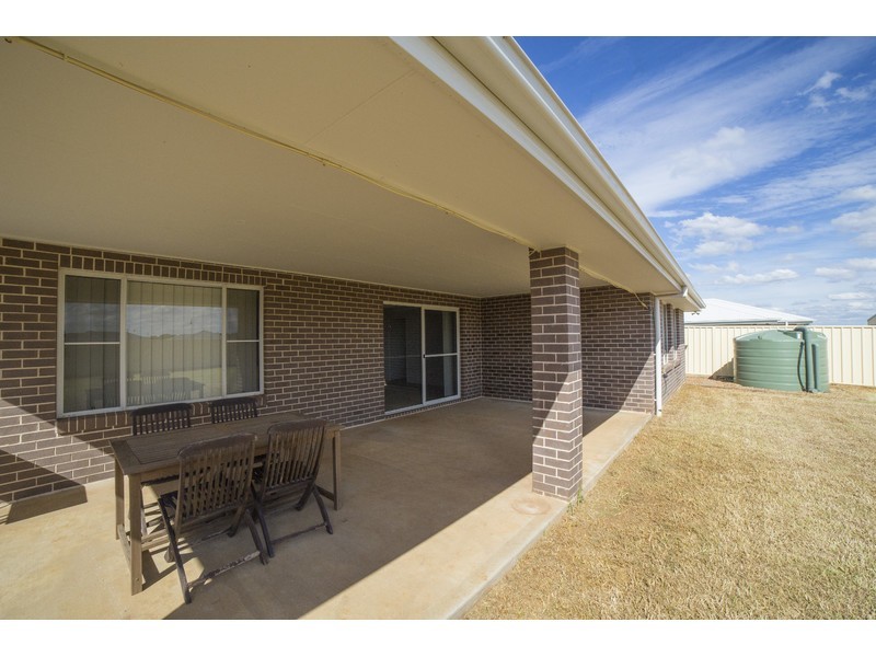 20 Hindmarsh Esplanade, Dubbo NSW 2830
