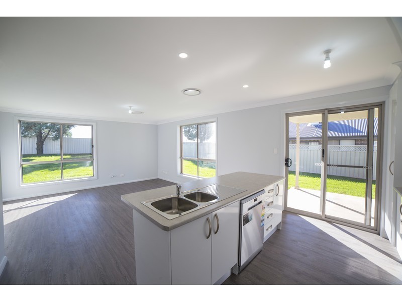 30 Apsley Crescent, Dubbo NSW 2830