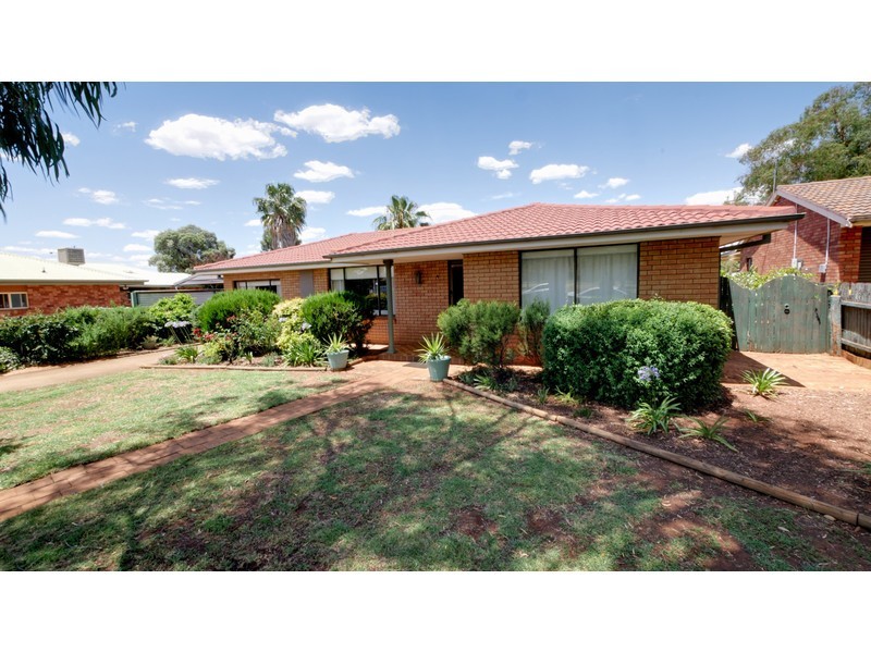 2 Royal Parade, Dubbo NSW 2830