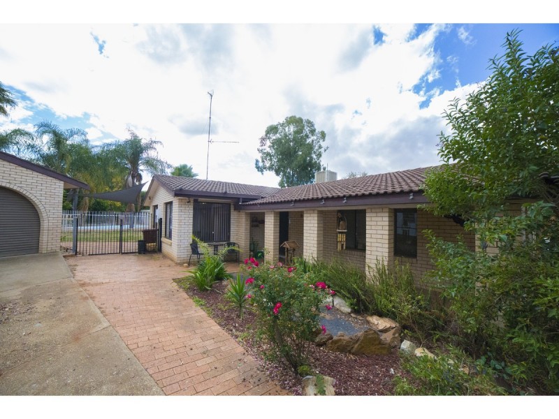 7 Rainbow Place, Dubbo NSW 2830