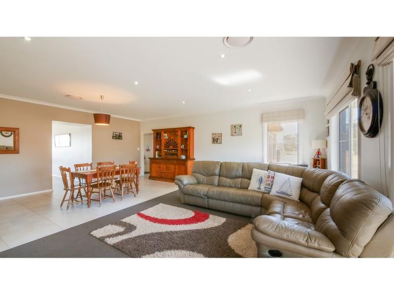 36 Torryburn Way, Dubbo NSW 2830