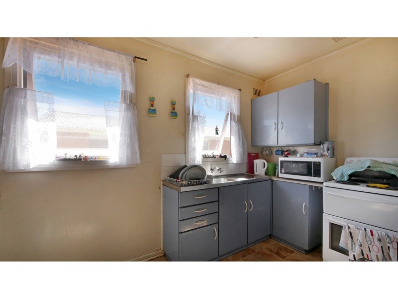 28 Armstrong Crescent, Dubbo NSW 2830