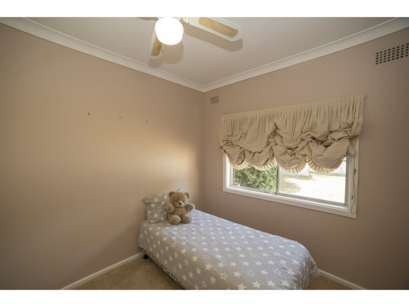 16 Strickland Street, Dubbo NSW 2830