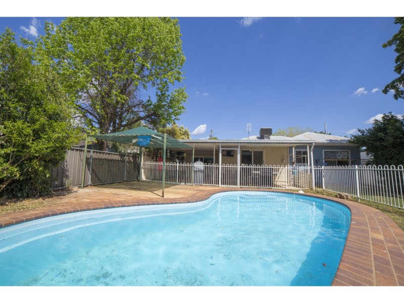 16 Strickland Street, Dubbo NSW 2830