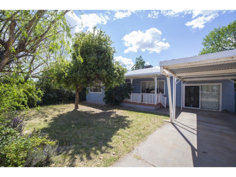 16 Strickland Street, Dubbo NSW 2830