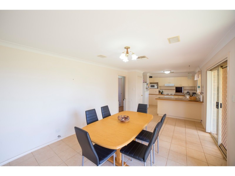 14 Catchpole Close, Dubbo NSW 2830