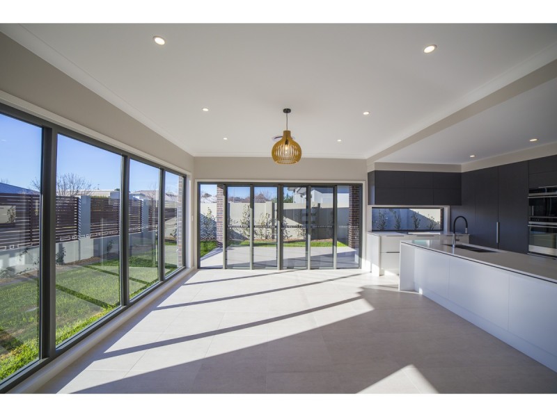 2 Avalon Place, Dubbo NSW 2830