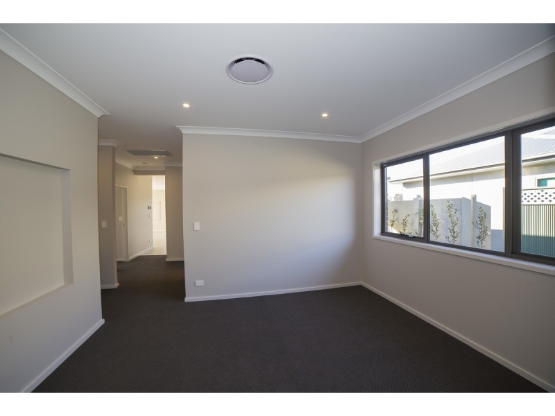 2 Avalon Place, Dubbo NSW 2830