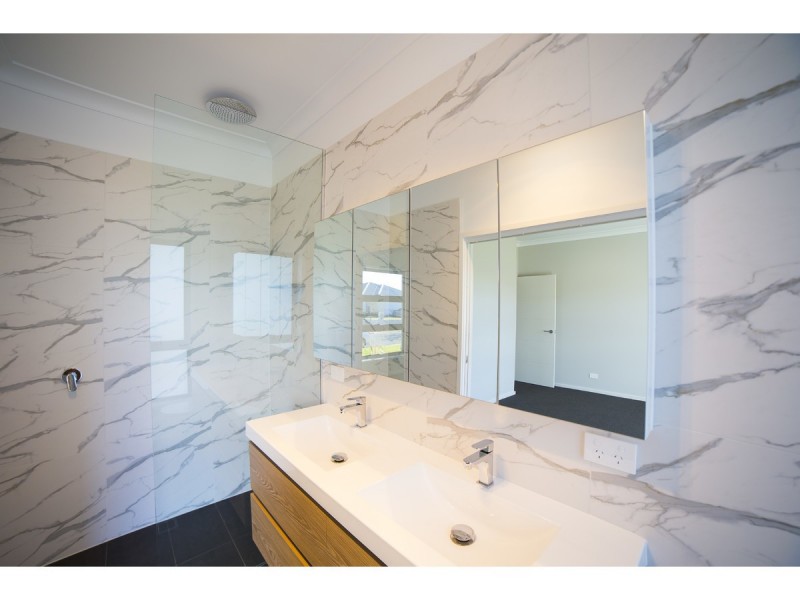 2 Avalon Place, Dubbo NSW 2830