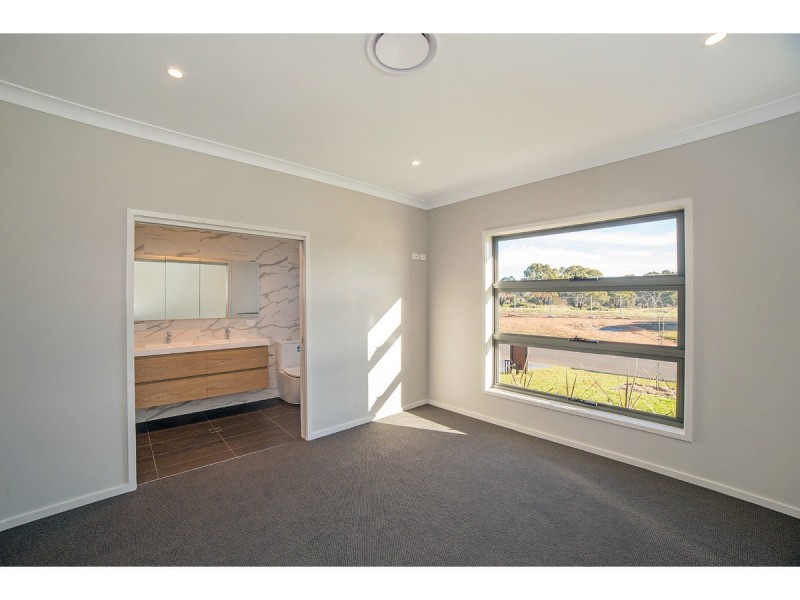 2 Avalon Place, Dubbo NSW 2830