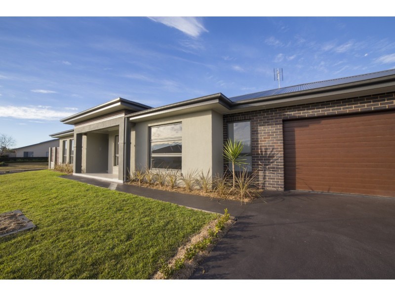 2 Avalon Place, Dubbo NSW 2830