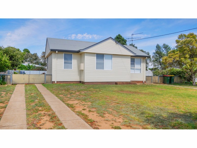 110 Alagalah Street, Narromine NSW 2821