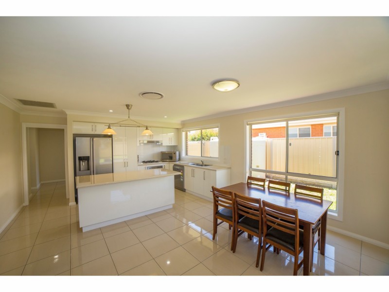 24 Hammond Street, Dubbo NSW 2830