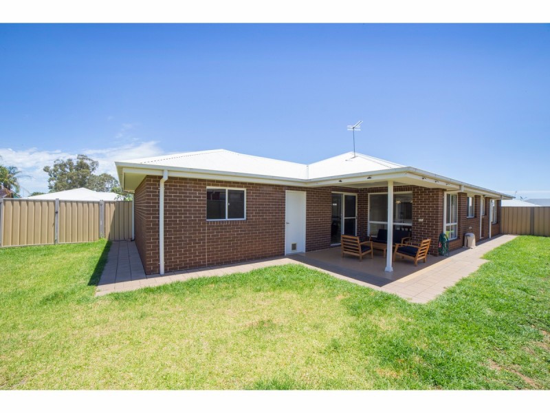 24 Hammond Street, Dubbo NSW 2830