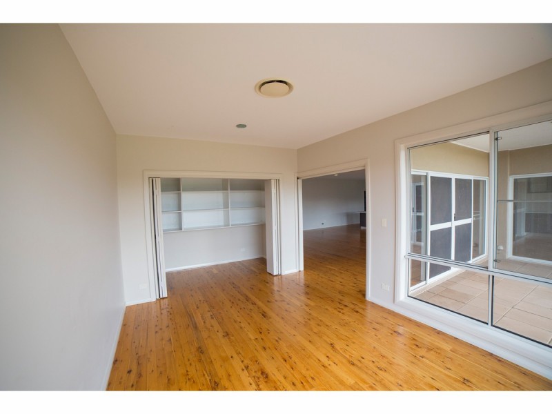 108 Maple Crescent, Narromine NSW 2821