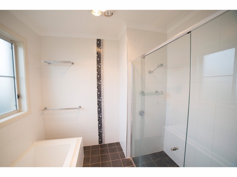 108 Maple Crescent, Narromine NSW 2821