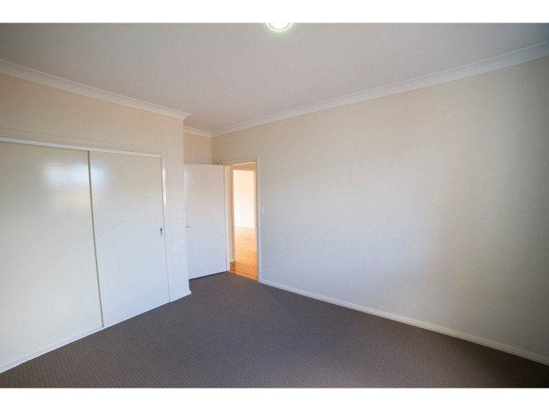 108 Maple Crescent, Narromine NSW 2821