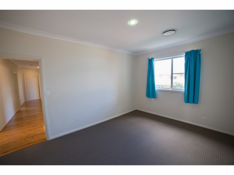 108 Maple Crescent, Narromine NSW 2821