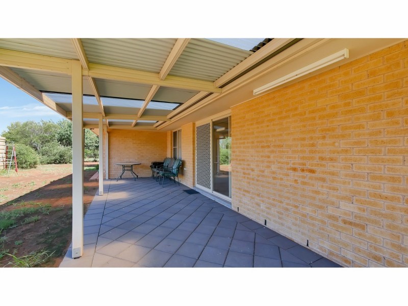 9R Numbardie Drive, Dubbo NSW 2830