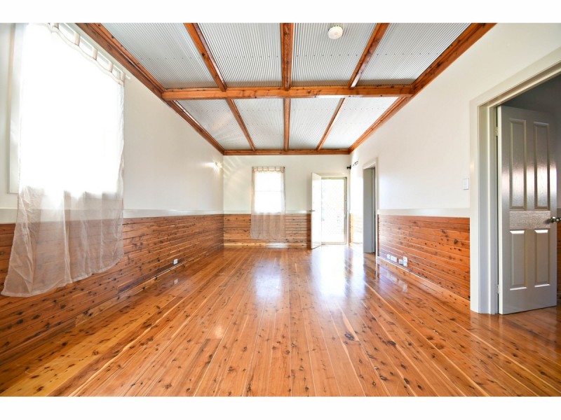 43 Sterling Street, Dubbo NSW 2830