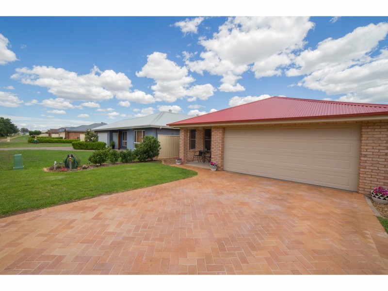 4B Keswick Parkway, Dubbo NSW 2830