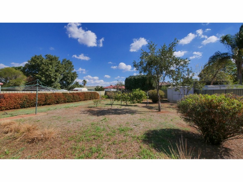 13 Rosella Street, Dubbo NSW 2830