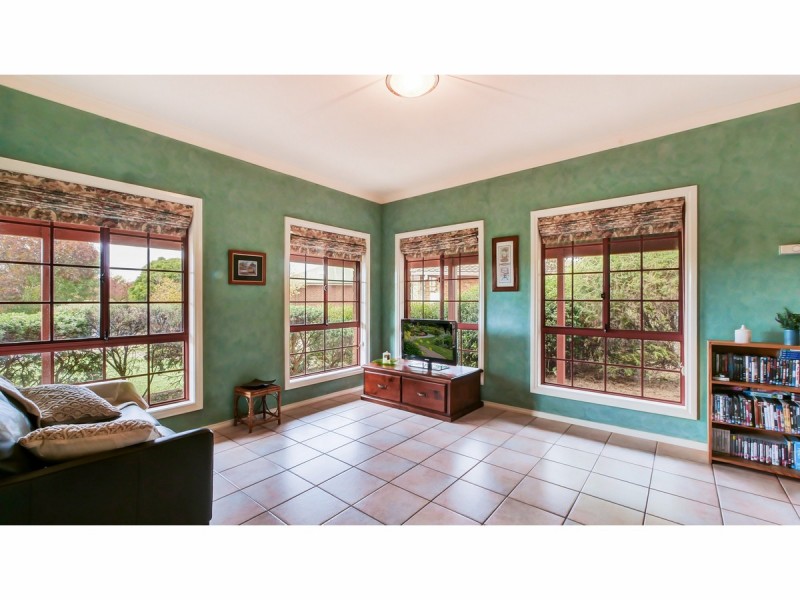 11 Poidevin Place, Dubbo NSW 2830