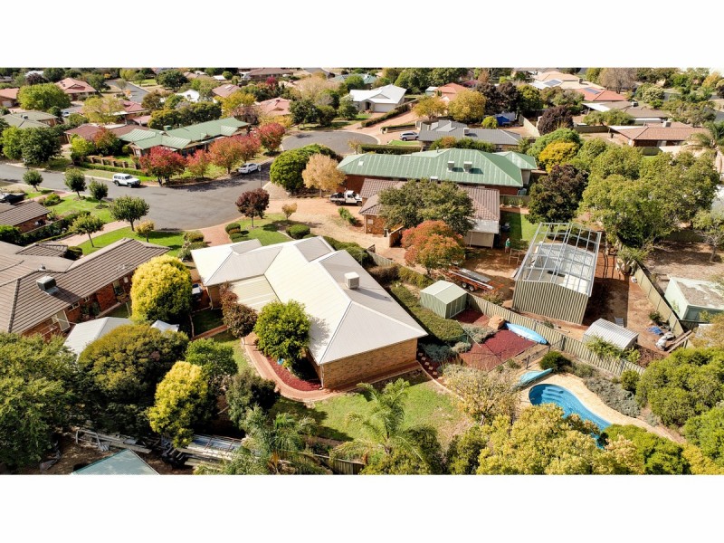 11 Poidevin Place, Dubbo NSW 2830