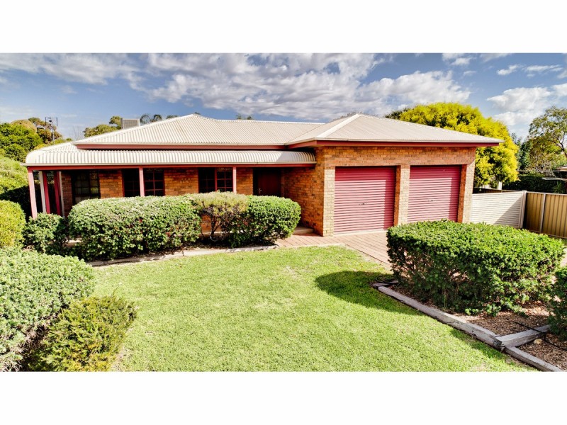 11 Poidevin Place, Dubbo NSW 2830