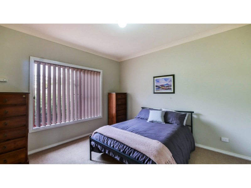 11 Poidevin Place, Dubbo NSW 2830