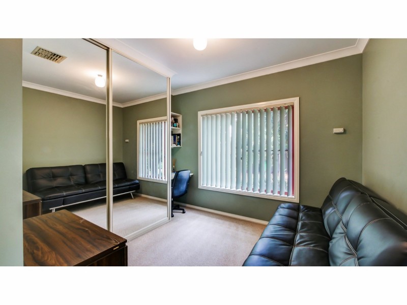 11 Poidevin Place, Dubbo NSW 2830