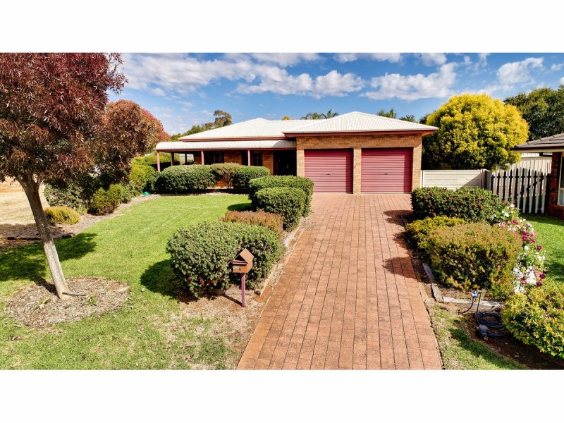 11 Poidevin Place, Dubbo NSW 2830
