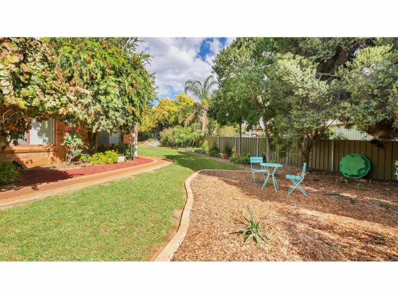 11 Poidevin Place, Dubbo NSW 2830
