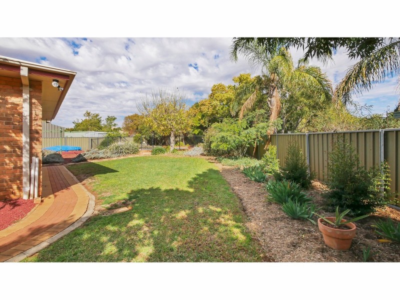 11 Poidevin Place, Dubbo NSW 2830
