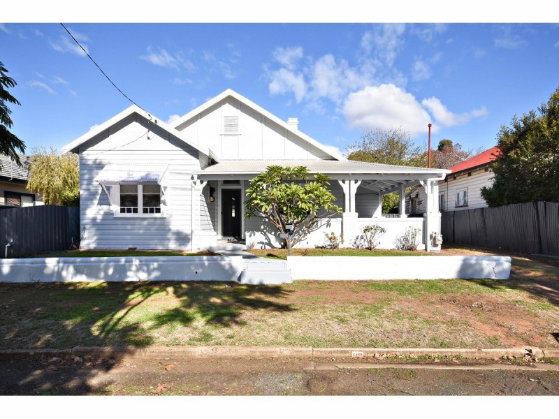 21 Macleay Street, Dubbo NSW 2830