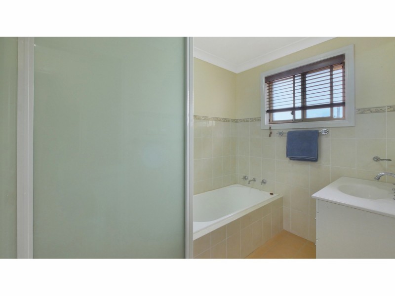 105 Oak Crescent, Narromine NSW 2821