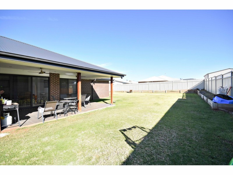 12 Apsley Crescent, Dubbo NSW 2830