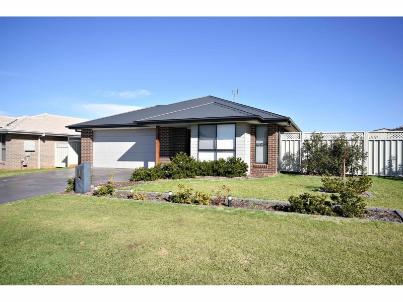 12 Apsley Crescent, Dubbo NSW 2830
