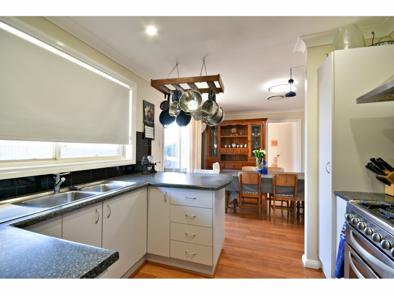 27 Pegasus Place, Dubbo NSW 2830