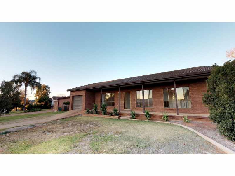 39 Hazelwood Drive, Dubbo NSW 2830