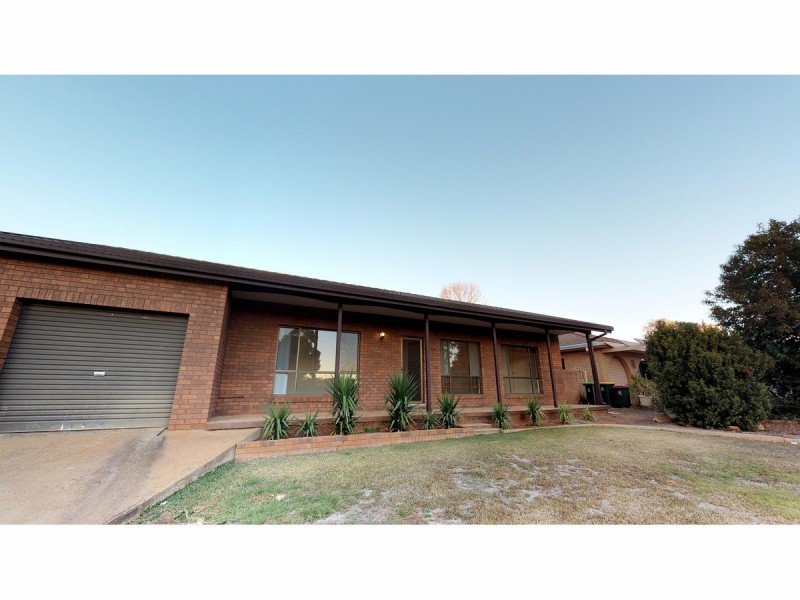 39 Hazelwood Drive, Dubbo NSW 2830