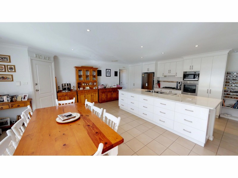 40 Cypress Point Drive, Dubbo NSW 2830